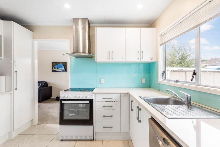 Photo of property in 41 Meadowood Drive, Unsworth Heights, Auckland, 0632
