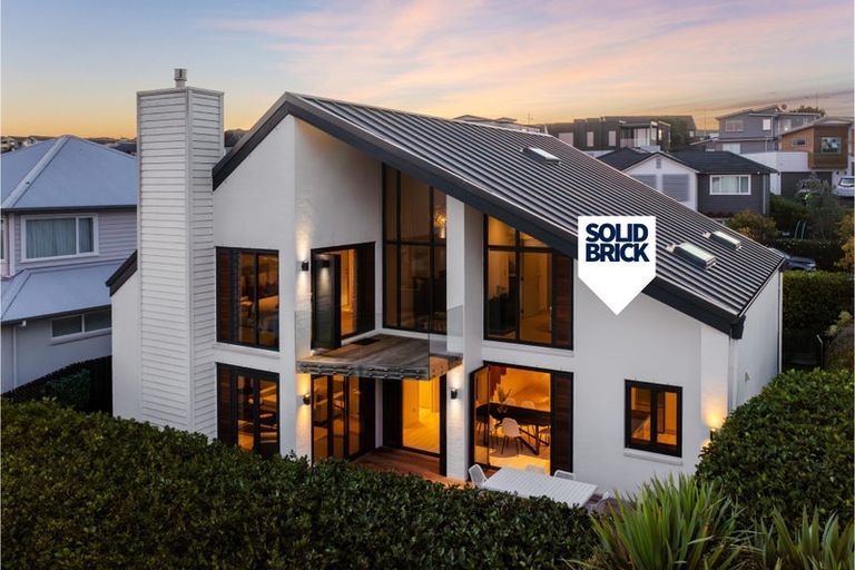 Photo of property in 11 Tuatini Place, Long Bay, Auckland, 0630