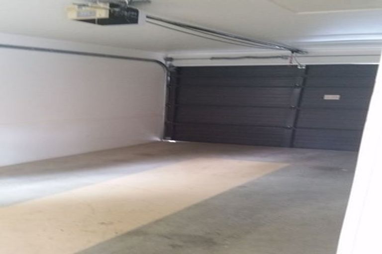 Photo of property in 14 Woodstock Road, Forrest Hill, Auckland, 0620