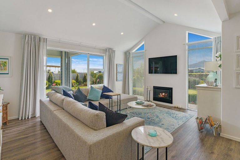 Photo of property in 13 Tuhua Close, Wharewaka, Taupo, 3330