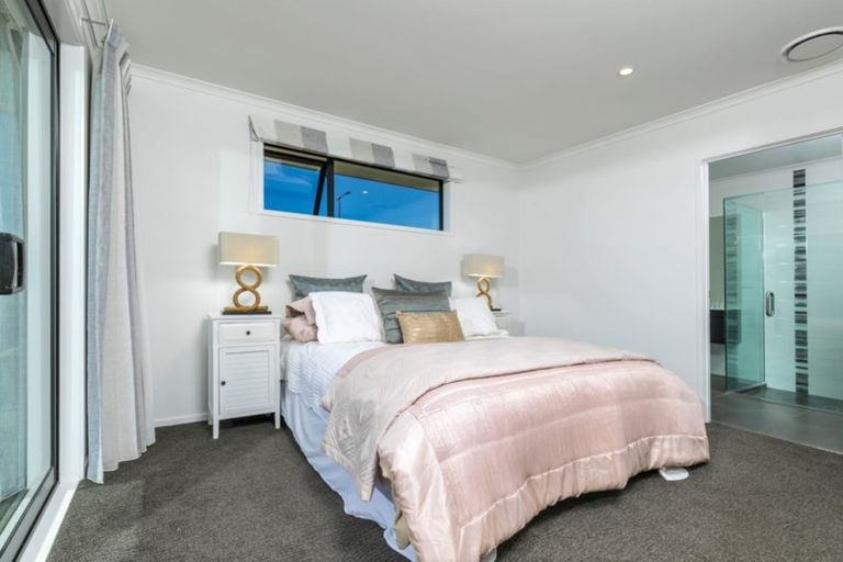 Photo of property in 2 Ruth Craig Place, Stanmore Bay, Whangaparaoa, 0932