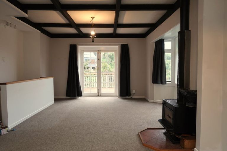 Photo of property in 58 Hungerford Road, Houghton Bay, Wellington, 6023