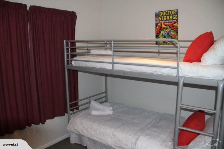 Photo of property in 24a Korotaha Terrace, Rothesay Bay, Auckland, 0630