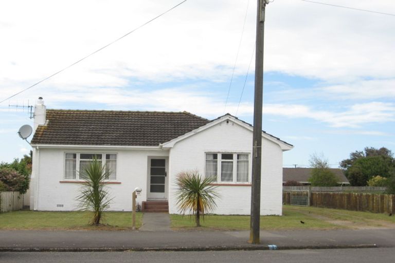 Photo of property in 12 Jackson Street, College Estate, Whanganui, 4500