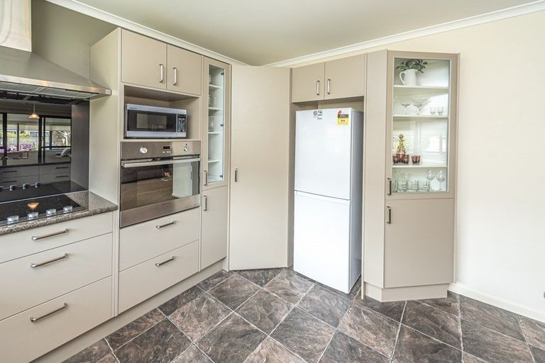 Photo of property in Caversham Park, 2/33 Caversham Road, Westmere, Whanganui, 4501