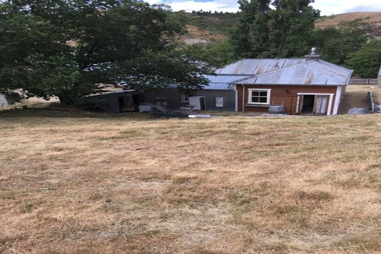 Photo of property in Rowan Cottage, 1674 Saint Bathans Loop Road, Saint Bathans, 9386