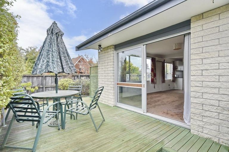 Photo of property in 1/9 Valecrest Avenue, Parklands, Christchurch, 8083