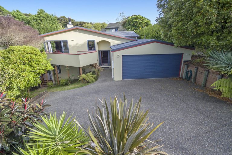 Photo of property in 90e Atkinson Road, Titirangi, Auckland, 0604