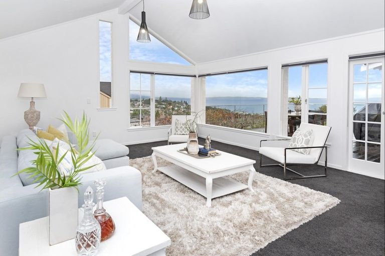 Photo of property in 72 Mellons Bay Road, Mellons Bay, Auckland, 2014