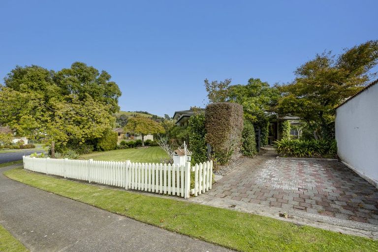 Photo of property in 1 Ewan Place, Taradale, Napier, 4112
