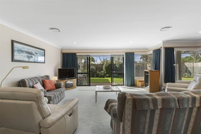 Photo of property in 12 Moy Place, East Tamaki Heights, Auckland, 2016