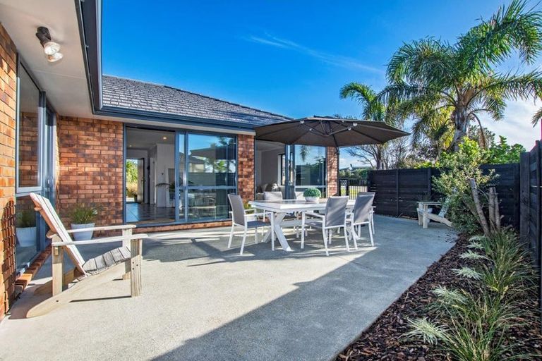 Photo of property in 50 Ocean View Rise, Ruakaka, 0116