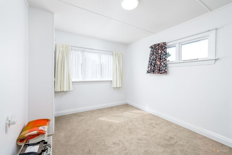 Photo of property in 15 Edward Street, Waimate, 7924