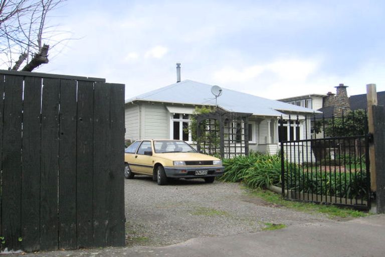 Photo of property in 358 Featherston Street, Palmerston North, 4414