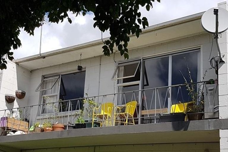 Photo of property in 7/45 Blockhouse Bay Road, Avondale, Auckland, 1026
