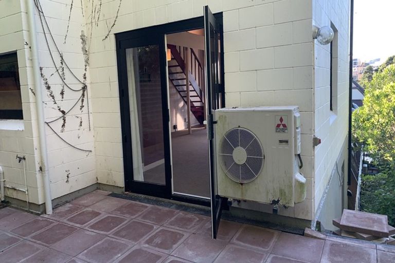 Photo of property in 17/10 Pitarua Street, Thorndon, Wellington, 6011