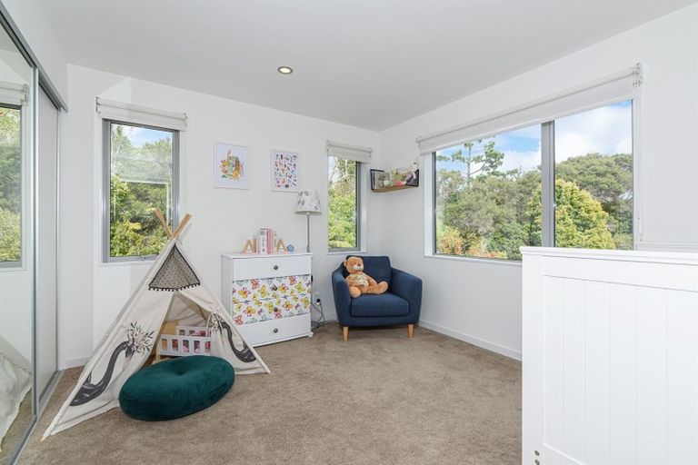 Photo of property in 6b Cronin Place, Beach Haven, Auckland, 0626