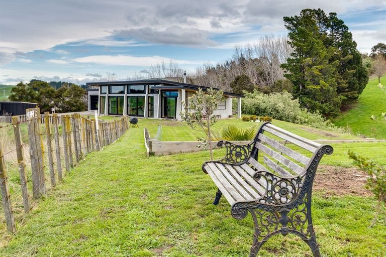 Photo of property in 55 Avery Road, Eskdale, Napier, 4182