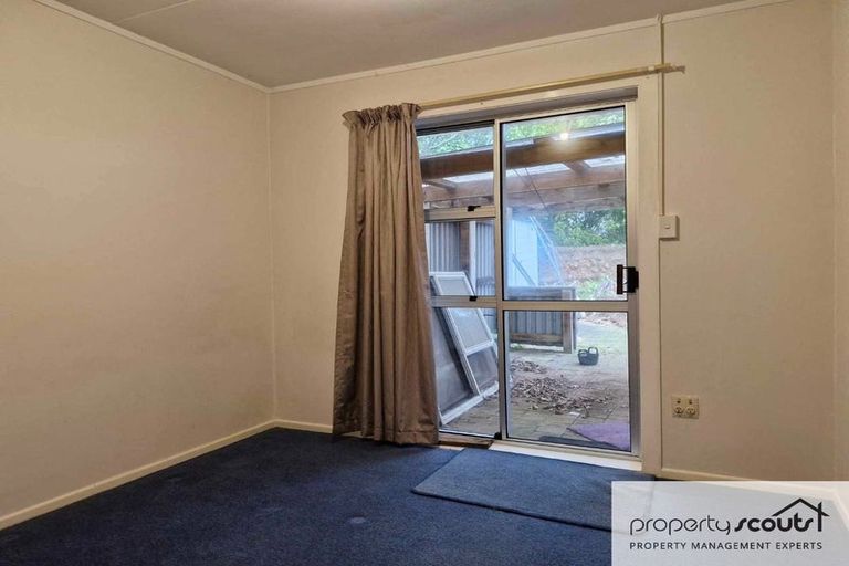 Photo of property in 16 Carlton Terrace, Westown, New Plymouth, 4310