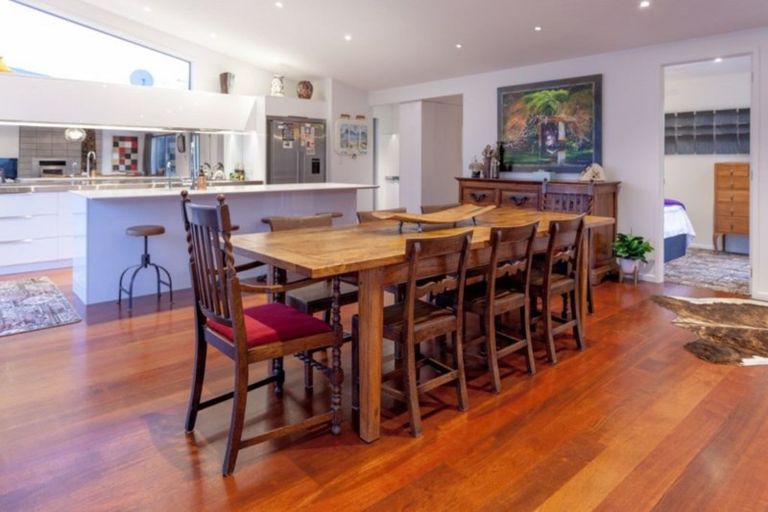 Photo of property in 140 Kiwi Road, Whangamata, 3620