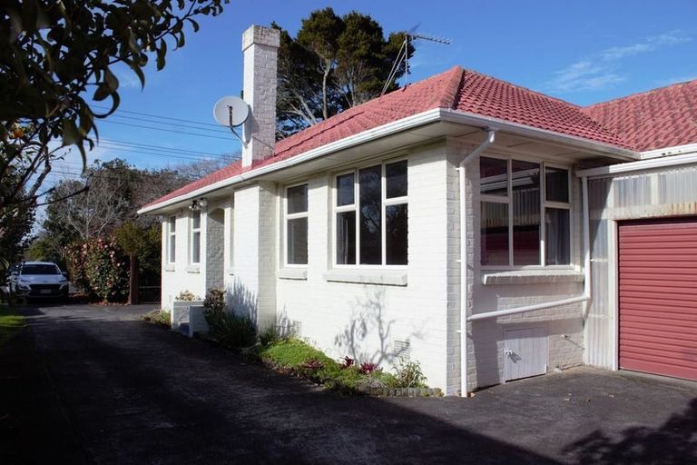 Photo of property in 1/143 Shakespeare Road, Milford, Auckland, 0620