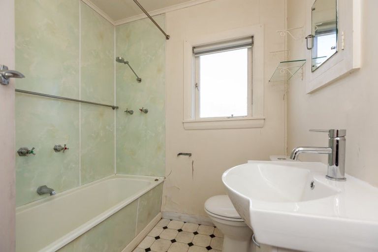 Photo of property in 116 Wellington Road, Paekakariki, 5034