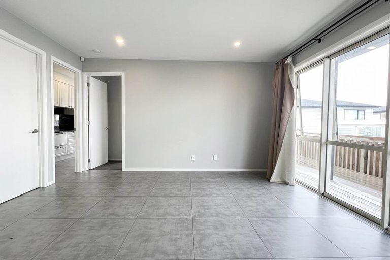 Photo of property in 12 Kota Lane, Hobsonville, Auckland, 0616