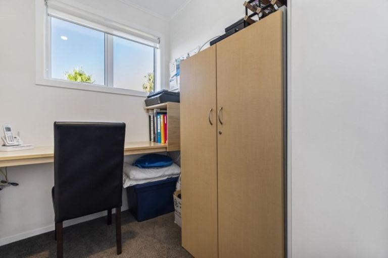 Photo of property in 1/298 Glenfield Road, Glenfield, Auckland, 0629