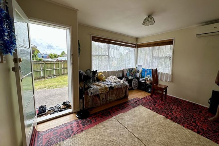 Photo of property in 11 Greenock Road, Ranui, Auckland, 0612