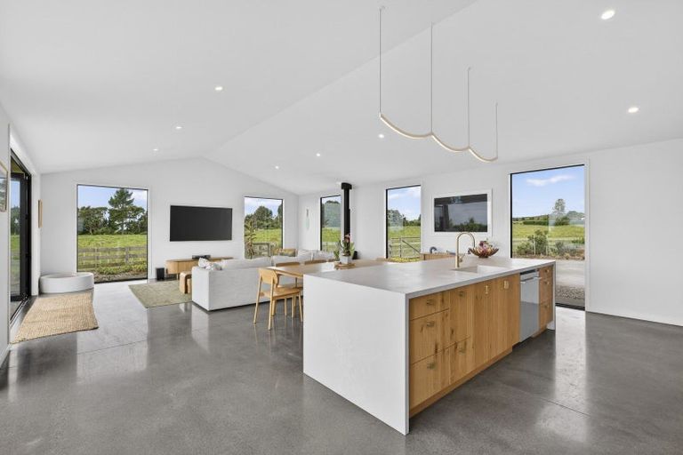 Photo of property in 589 Kent Road, Korito, New Plymouth, 4371