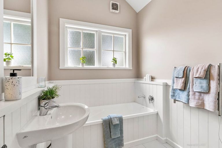 Photo of property in 28 Goring Street, Thorndon, Wellington, 6011