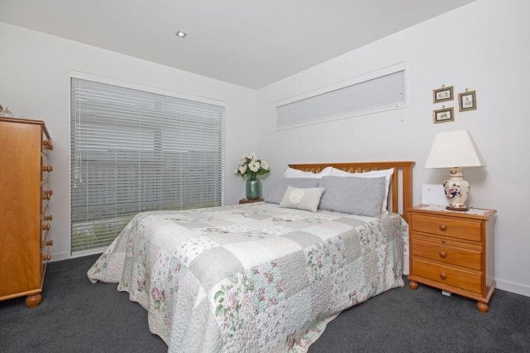 Photo of property in 38 Takutai Avenue, Bucklands Beach, Auckland, 2012