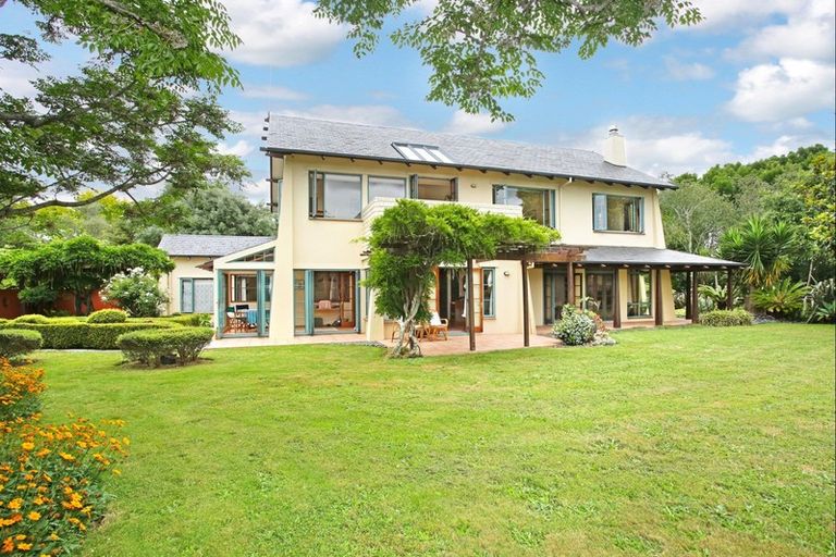 Photo of property in 22 Ewen Place, Karaka, Papakura, 2580