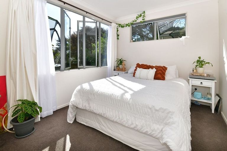 Photo of property in 8 Rivervale Grove, Stanmore Bay, Whangaparaoa, 0932