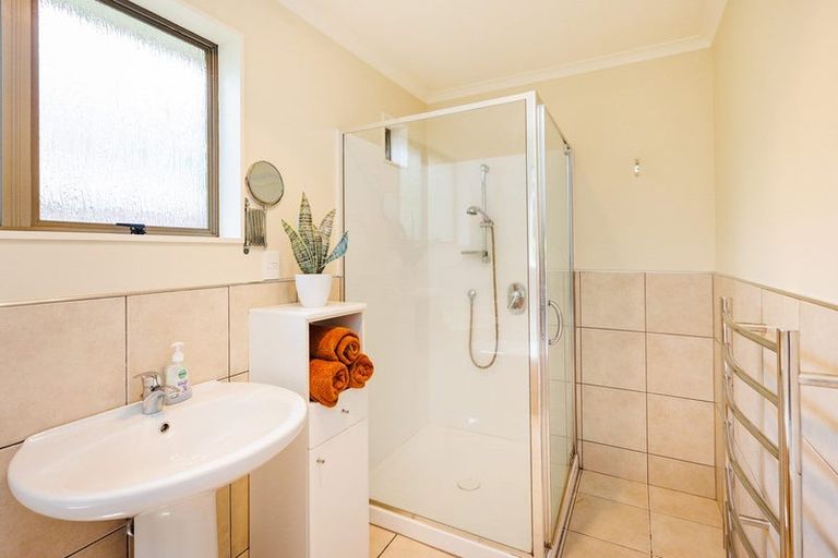 Photo of property in 85 Clifton Terrace, Fitzherbert, Palmerston North, 4410