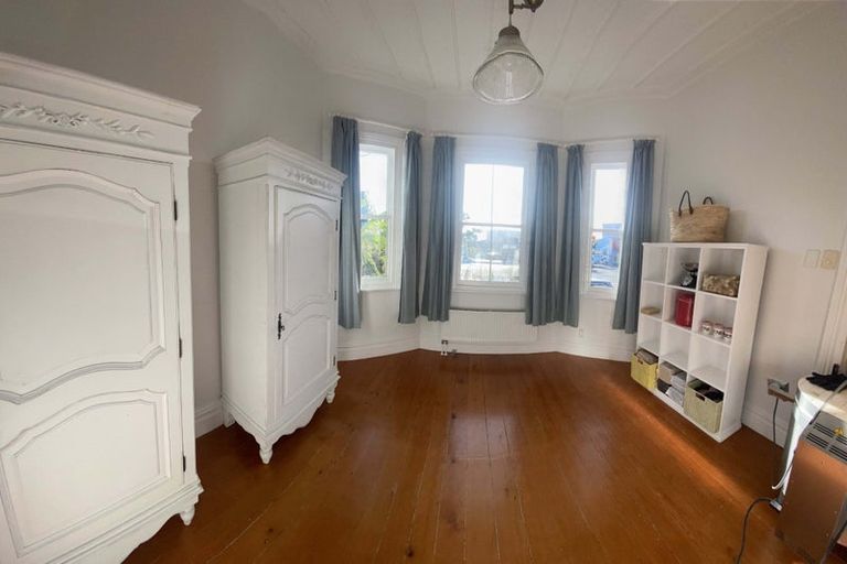 Photo of property in 80 Lake Road, Narrow Neck, Auckland, 0624