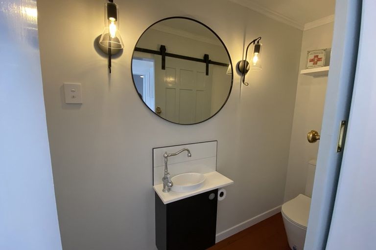 Photo of property in 2 Blacks Road, Greenhithe, Auckland, 0632