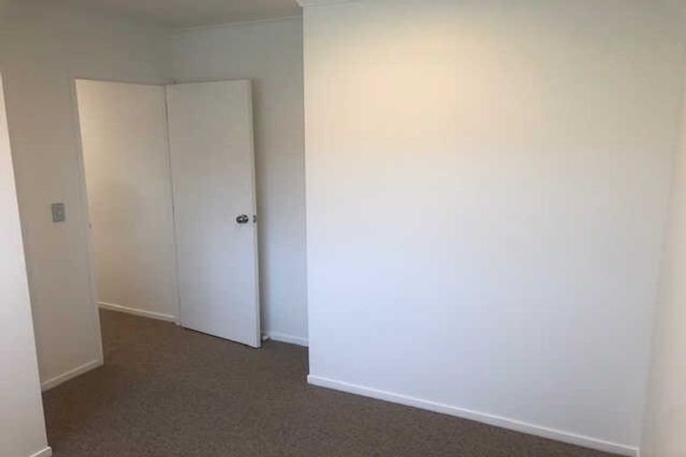 Photo of property in 11 Whitshire Mews, Massey, Auckland, 0614