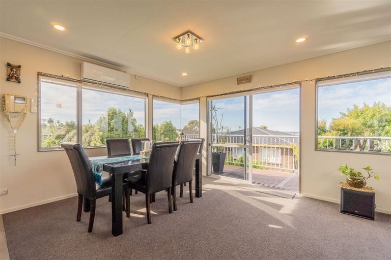 Photo of property in 4313a Great North Road, Glendene, Auckland, 0602