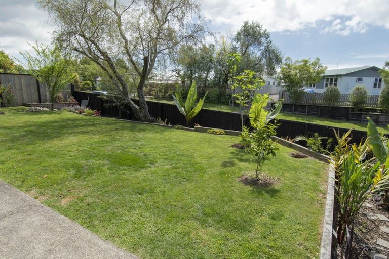 Photo of property in 20 Donovan Street, Te Puke, 3119