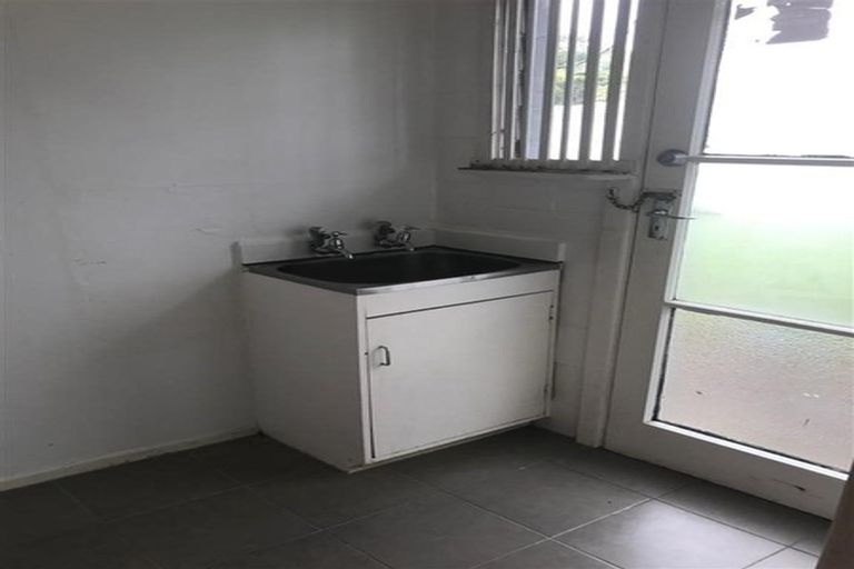 Photo of property in 2/23 Driver Road, Mangere East, Auckland, 2024