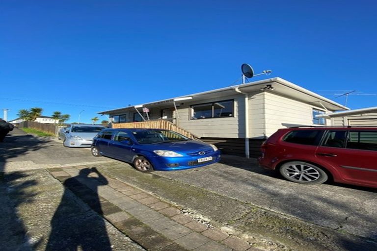 Photo of property in 2/35 Russell Road, Manurewa, Auckland, 2102