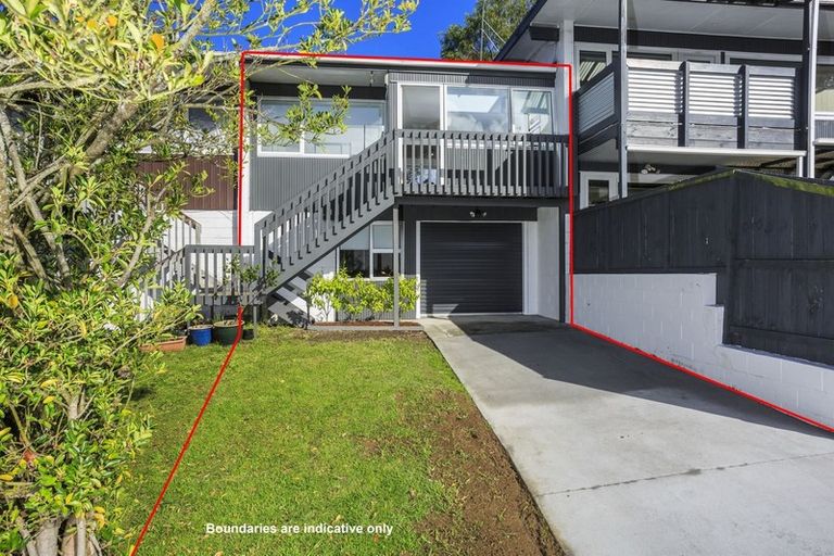 Photo of property in 3/2 Bentley Avenue, Glenfield, Auckland, 0629