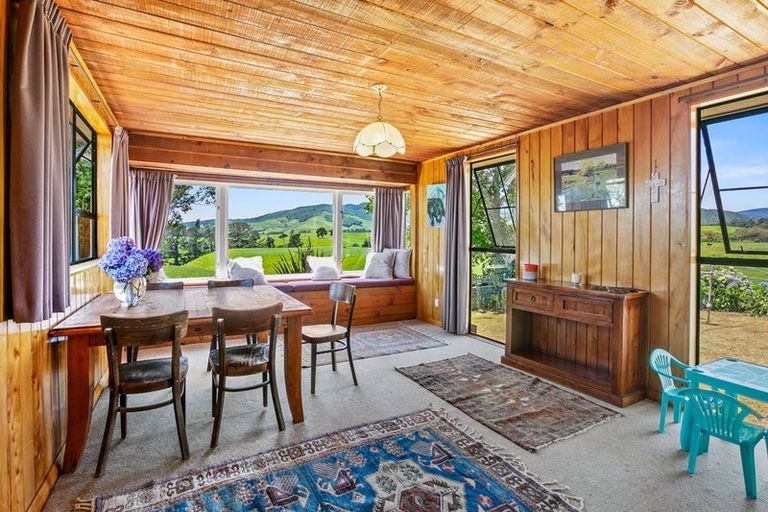 Photo of property in 1939 South Road, Pitone, New Plymouth, 4374