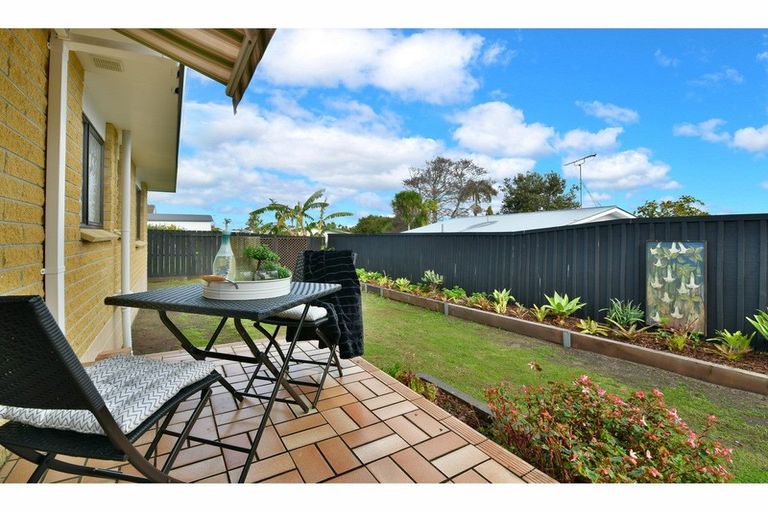 Photo of property in 2/208 Centreway Road, Orewa, 0931