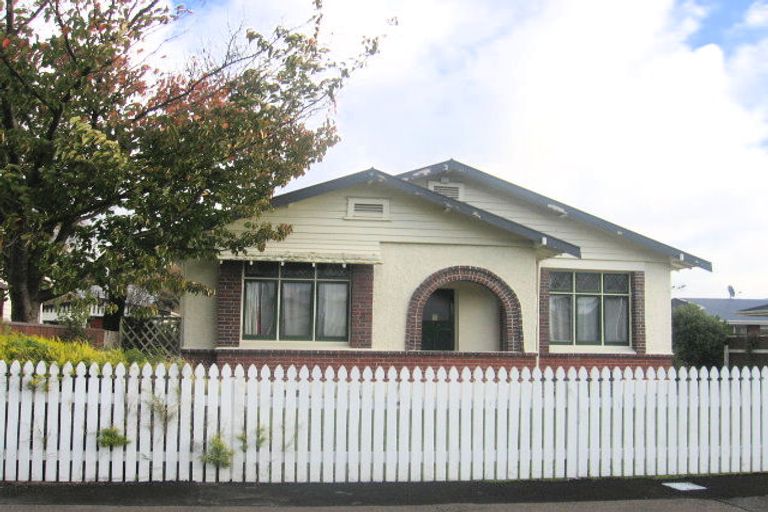 Photo of property in 8 Lyndhurst Street, Takaro, Palmerston North, 4412