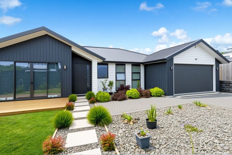 Photo of property in 7 Kiokio Place, Swanson, Auckland, 0614
