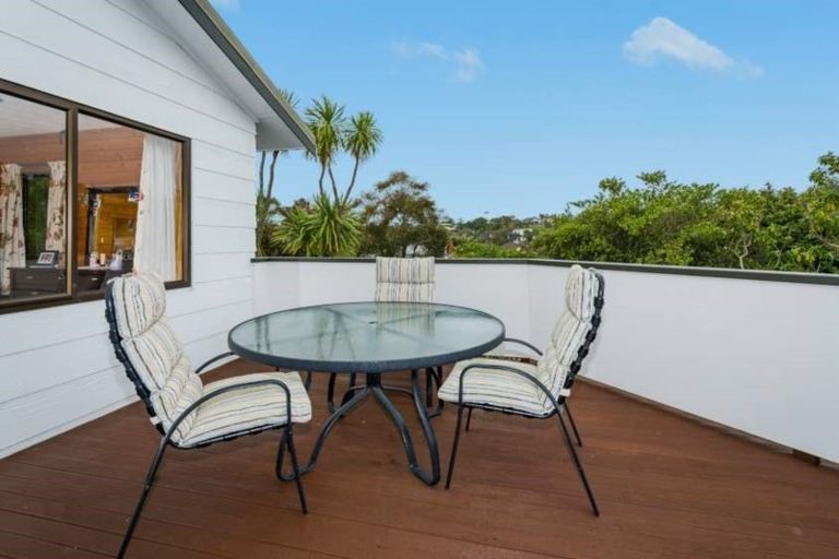 Photo of property in 100 Nigel Road, Browns Bay, Auckland, 0630