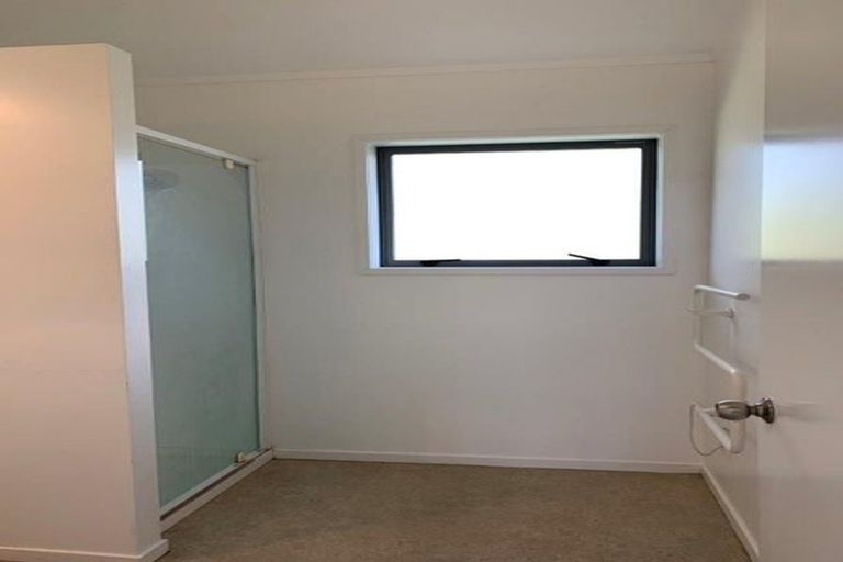 Photo of property in 131 Colwill Road, Massey, Auckland, 0614