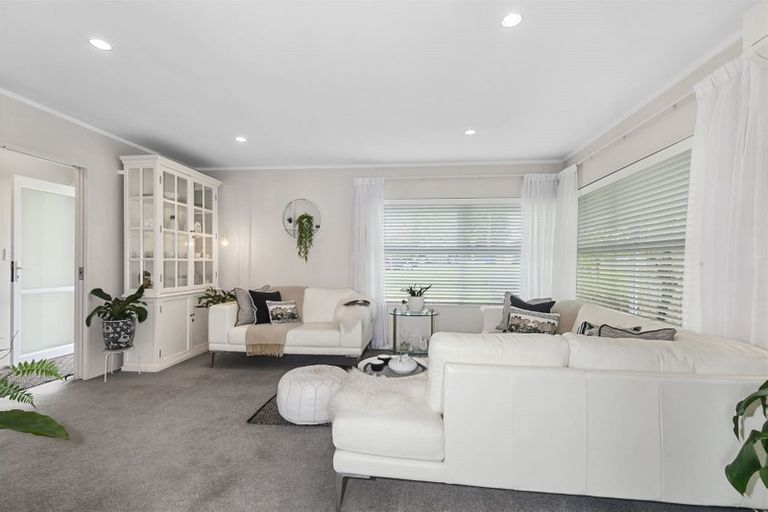 Photo of property in 2/40 Coronation Road, Hillcrest, Auckland, 0627